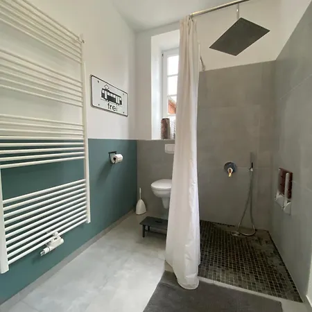 Bahnhof • Fliegender Hamburger Apartment Vaale